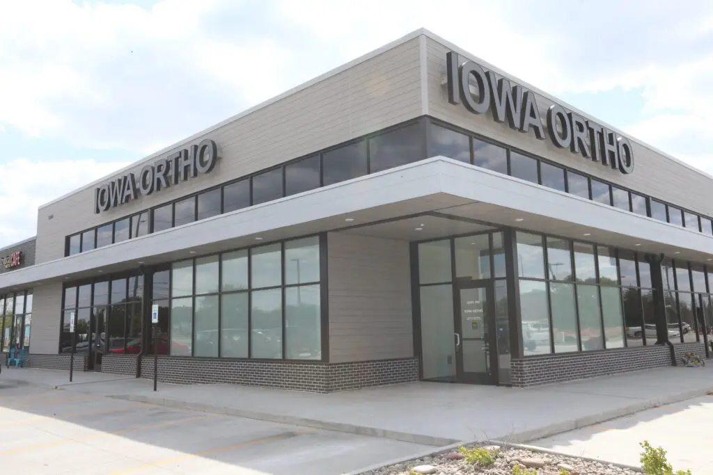 Exterior of Iowa Ortho Johnston building