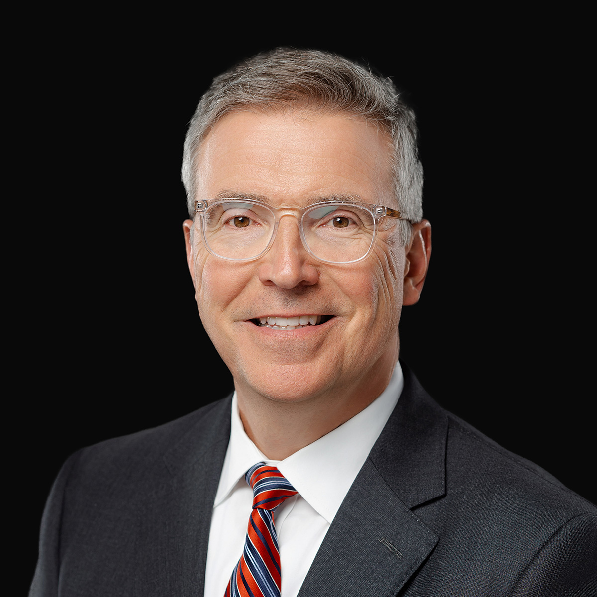 Professional headshot of Dr. Craig Mahoney, orrthopedic surgeon at Iowa Ortho in Des Moines IA