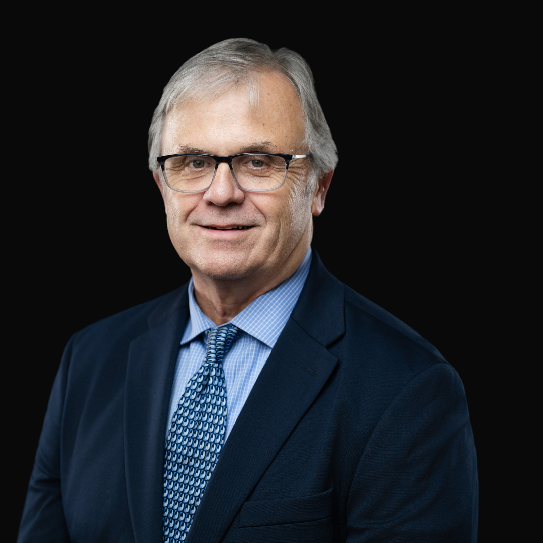 Professional headshot of physical therapist, Mike Kruse